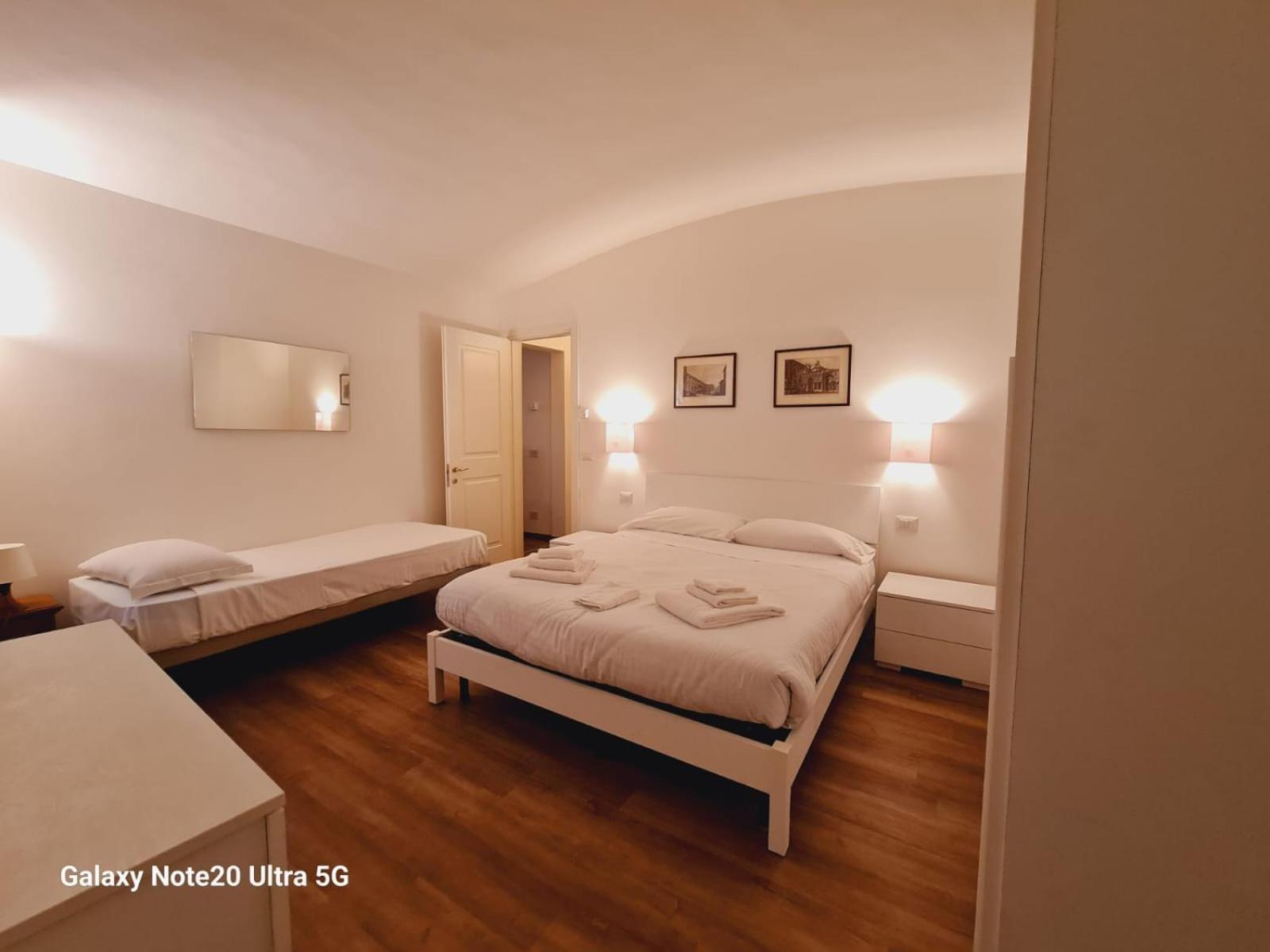 Apartments Close To Duomo Florens Rum bild